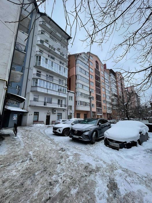 Продаж 1 км квартири на Крушельницькій в центрі у новому будинку