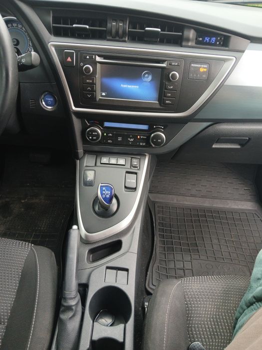 Toyota Auris Touring Sport hybrid, 2014 1,8, універсал