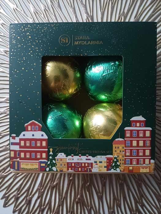 Zestaw 4 kuli do kąpieli swiątecznych stara mydlarnia