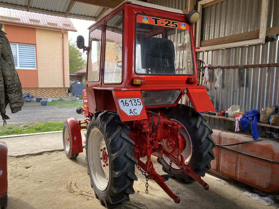 Продам Трактор т25