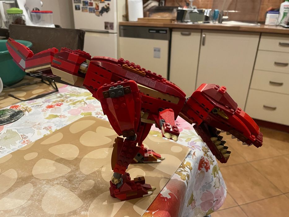 Super dinozaur Tyrex z lego