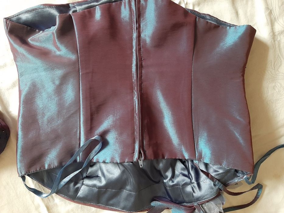 Suknia satynowa, długa, gorset