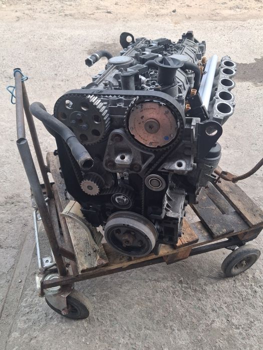 Двигатель мотор volvo двигун B5244S4