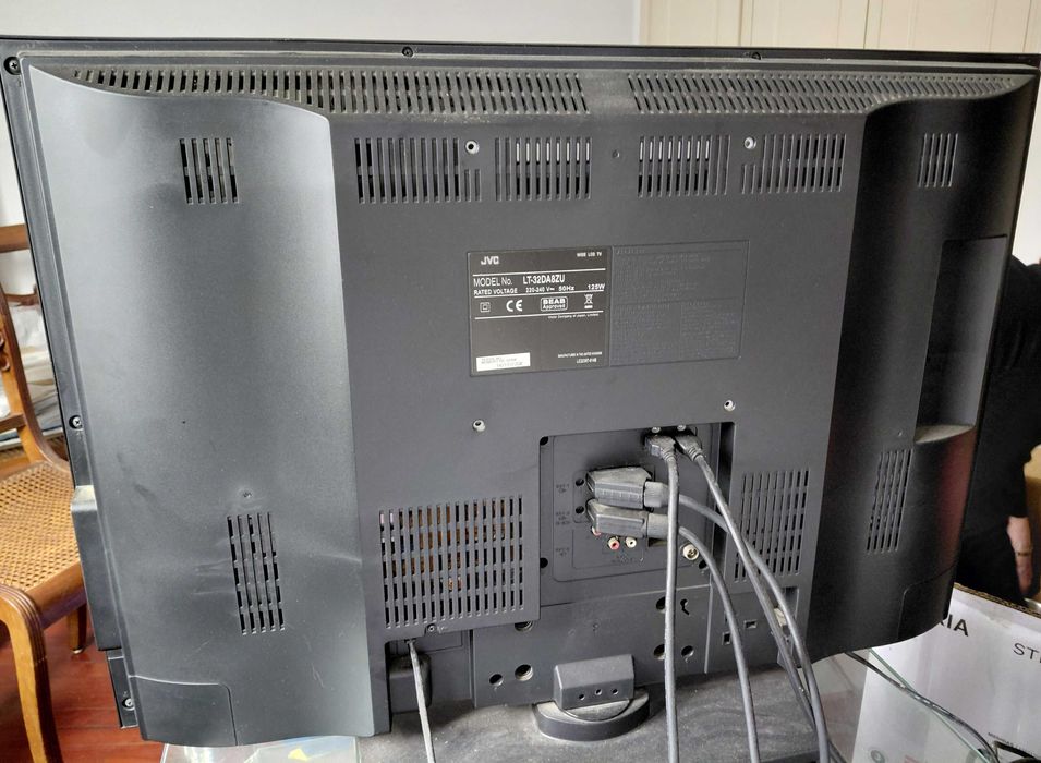 TV LCD de 32 polegadas (usado)