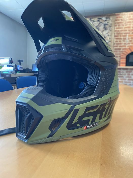Capacete Leatt brace