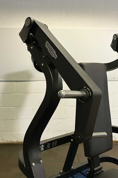 Technogym Pure Strength Chest Press - Klatka piersiowa, triceps, barki