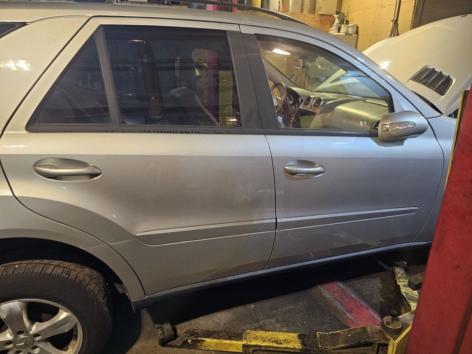 Drzwi mercedes ml w164 c775