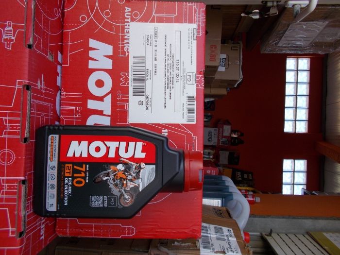 Motul 710 2T ( 1 Lt )
