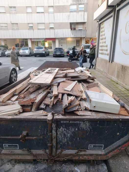 We Handle Loading and Unloading64960240979587120