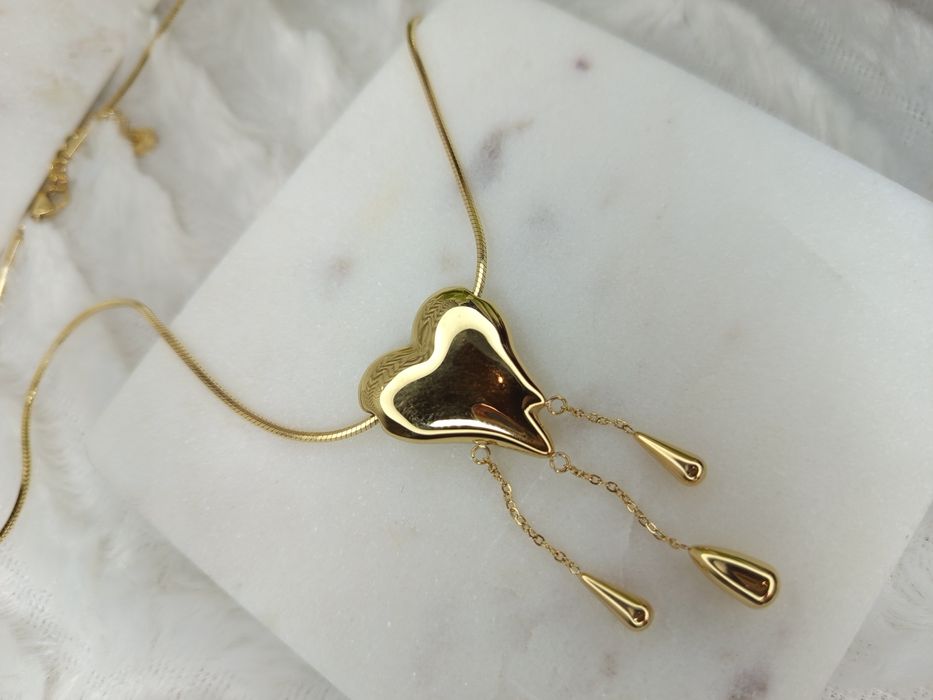 Naszyjnik serce krwawiące dmuchane gładkie wisiorek rock łezki krople