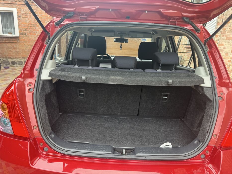 Suzuki Swift 2008 1,5 бензин автомат