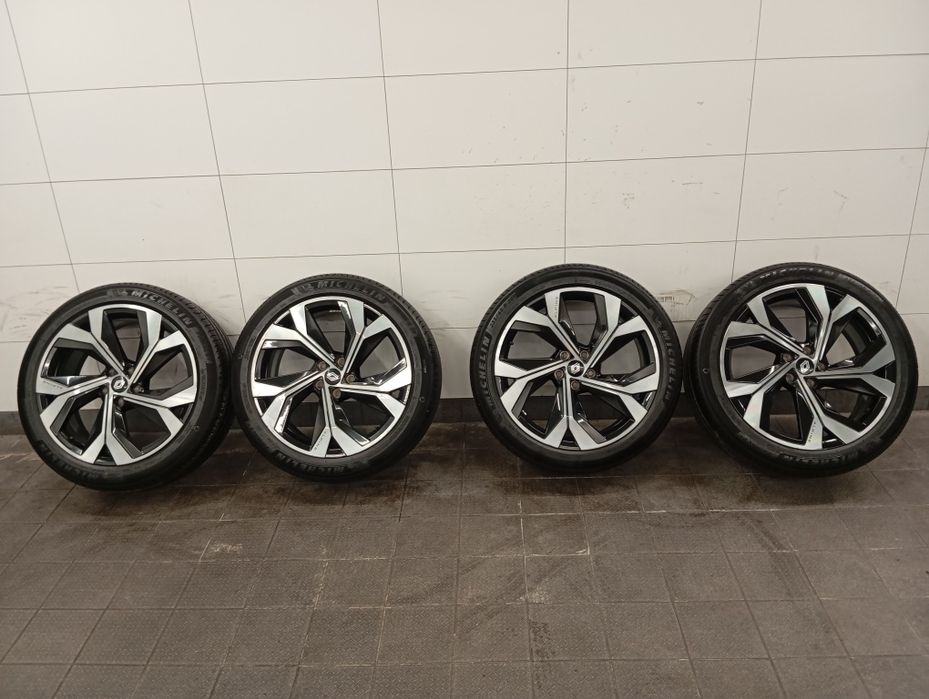 Koła letnie Renault Austral Alpine 20"Michelin Primacy  4