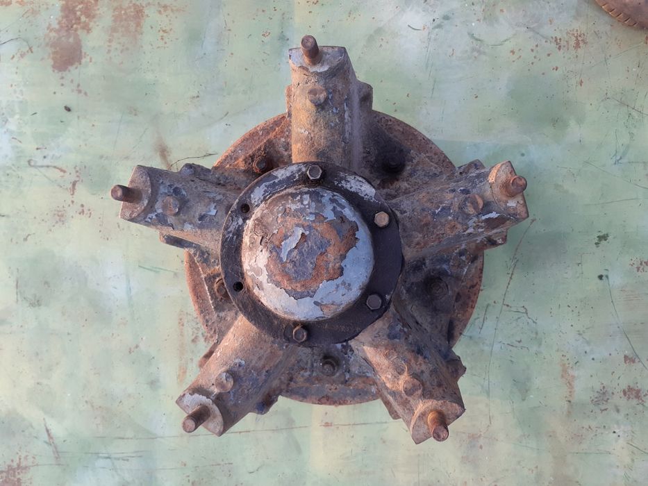 Чулок т 150 , Ступица прицепа камазовского ГКБ