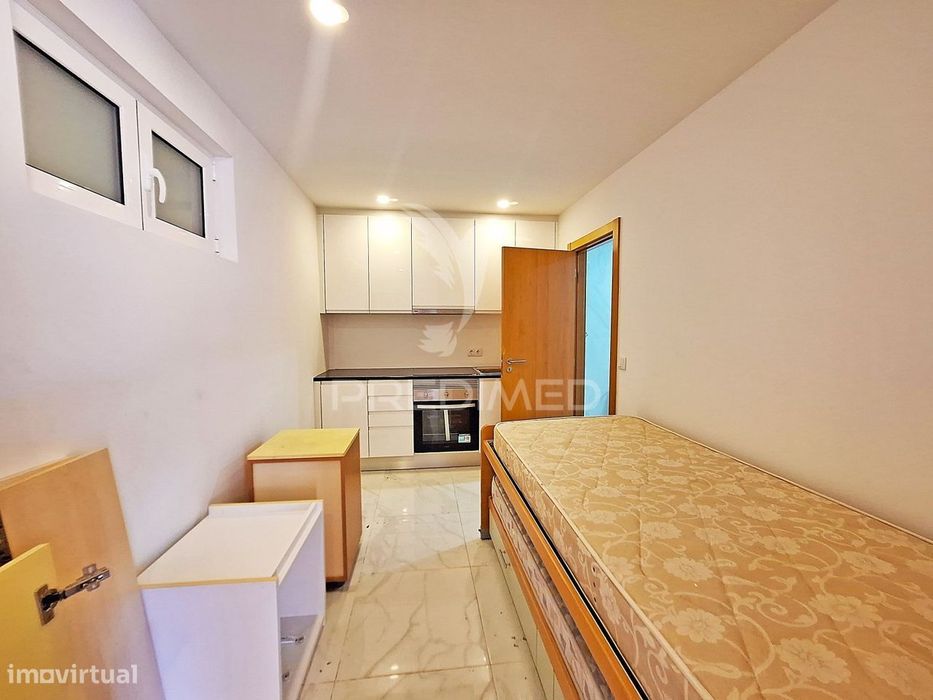 Arrecadação transformada em espaço habitacional – Santa Eulália, Al...