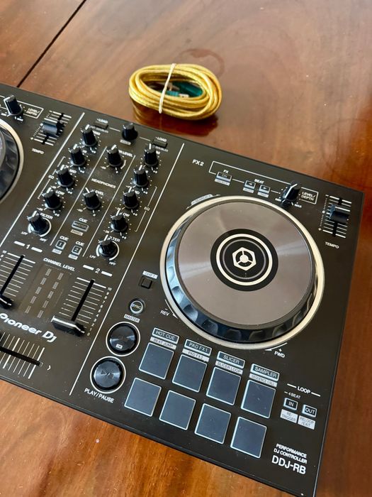Controladora Pioneer DDJ-RB