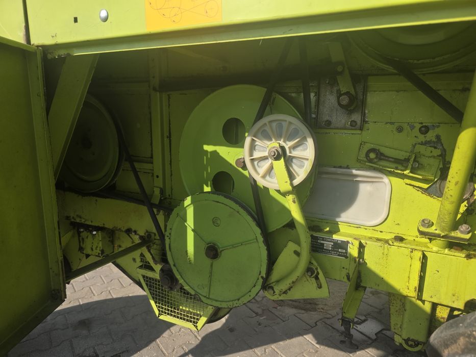 Kombajn zbożowy Claas Compact 30