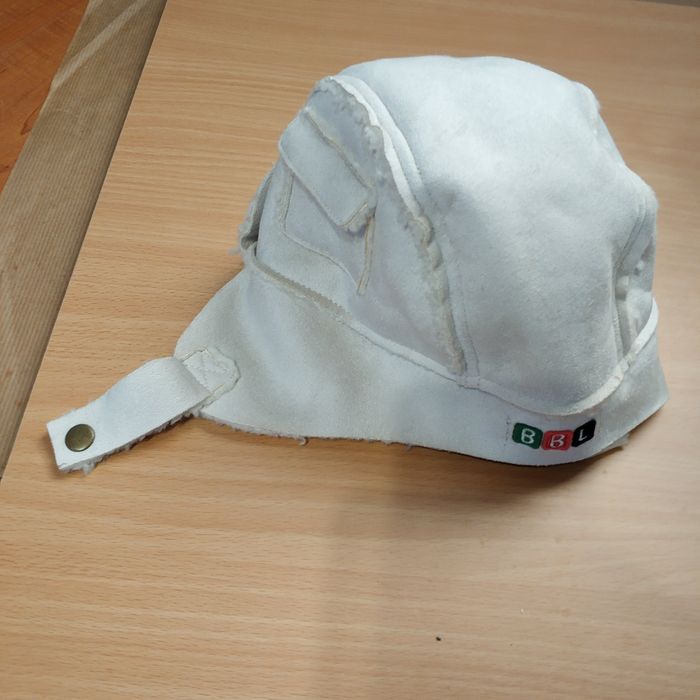 2 casacos e gorro criança 2-3 anos (vendidos em separado)