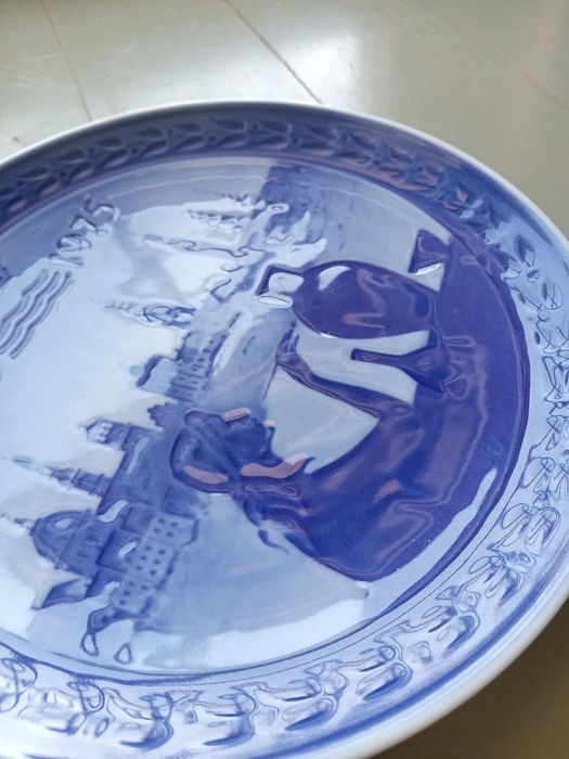 Колекційна настінна тарілка Данія Royal Copenhagen i Bing & Grøndahl