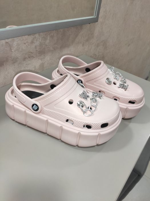 Кроксы женские с джибитсами