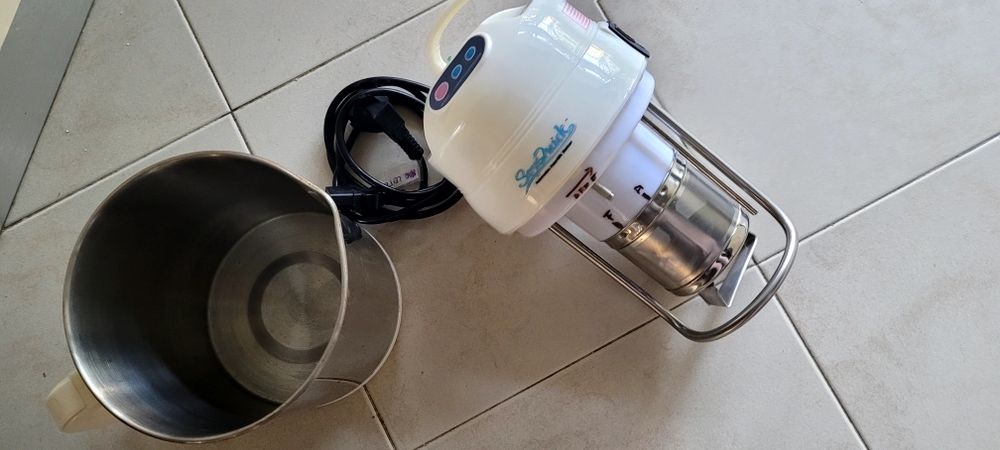 Máquina preparar bebidas vegetais