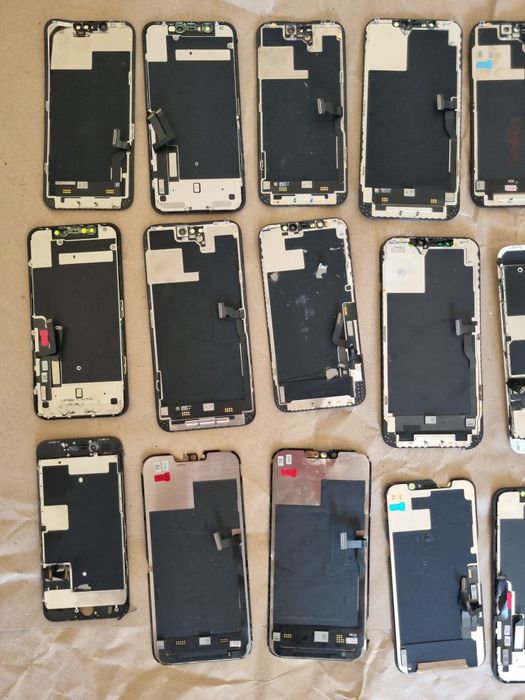 Корпуси від айфонів