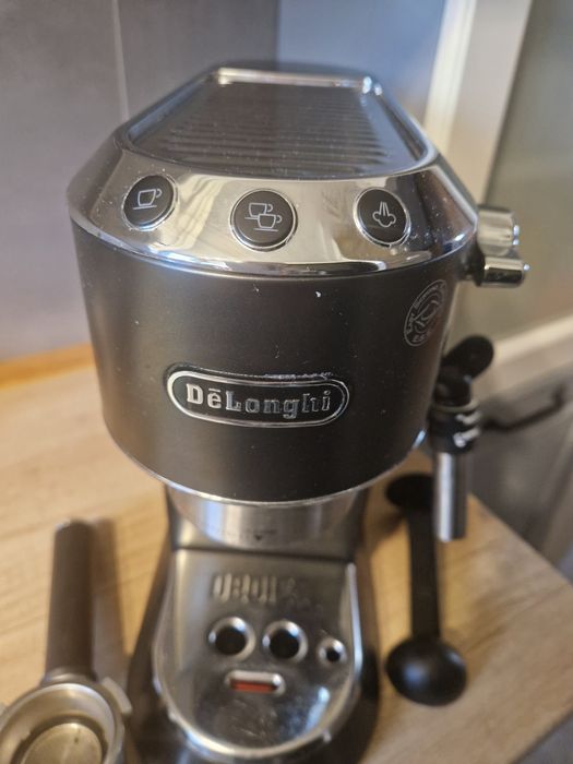 Ekspres kolbowy Delonghi Dedica