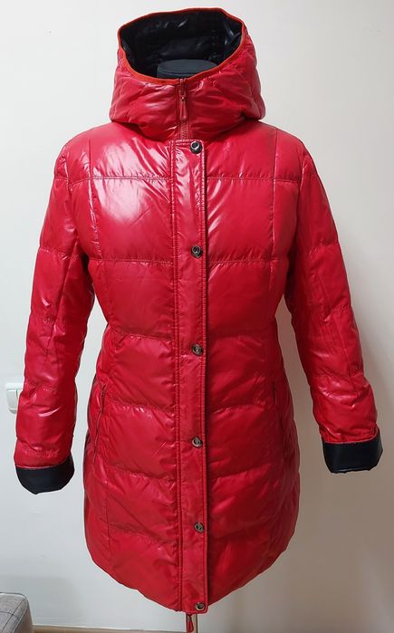 Продам двосторонній зимовий пуховик (червоний-чорний)

Розмір: L
Напов