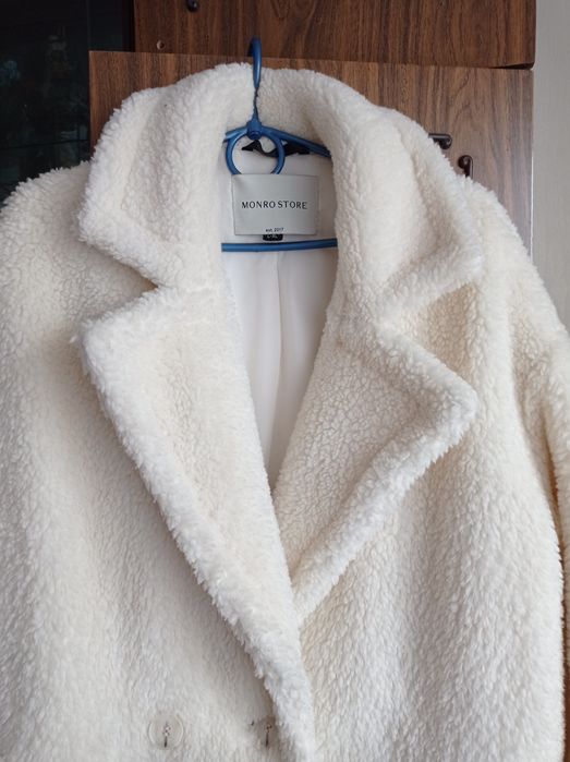 Шуба белая разм 48