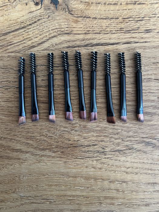 Szczoteczki do brwi z pędzelkami 9 szt.