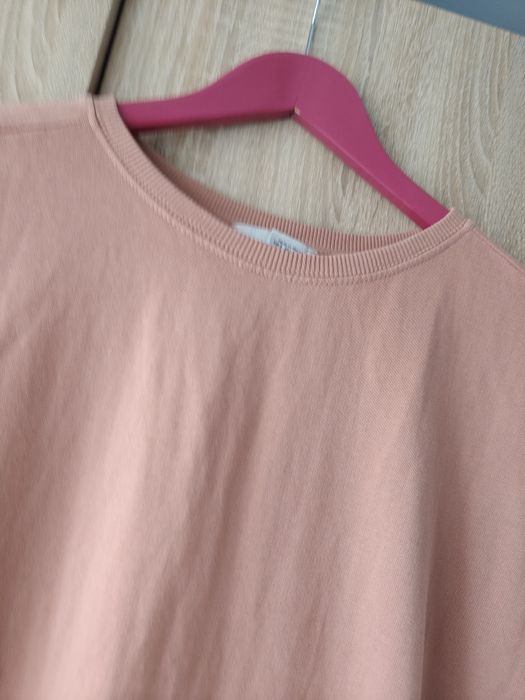 Sukienka dresowa z falbanką