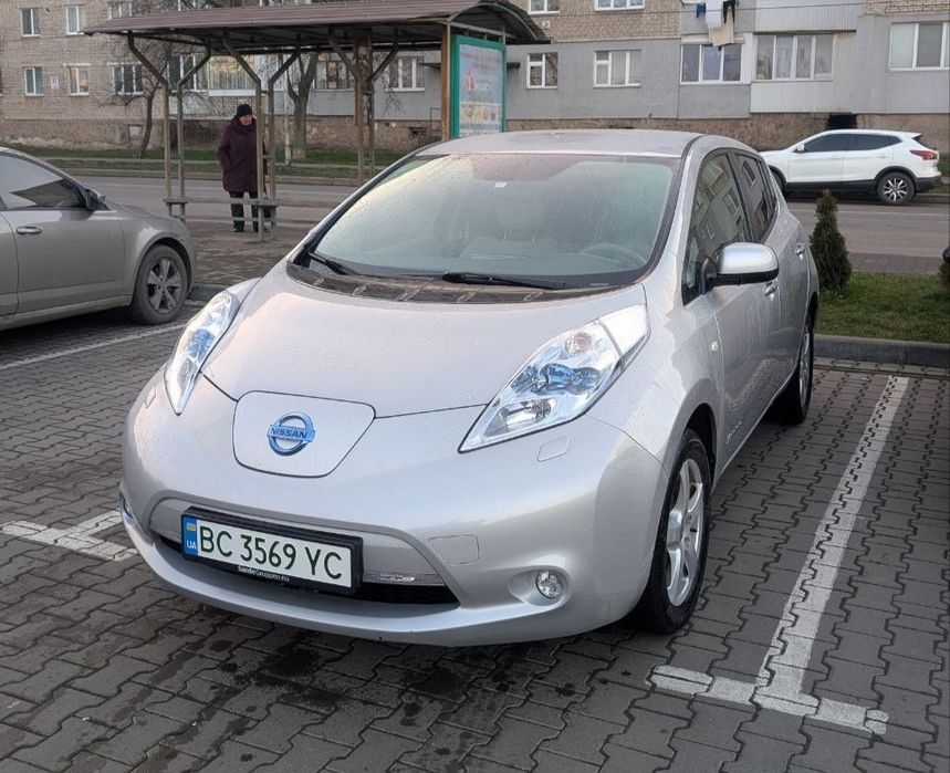 Nissan leaf 2012