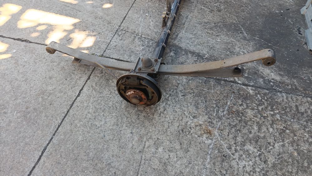 Eixo traseiro tambor VOLKSWAGEN Caddy II Kombi (9K9B)