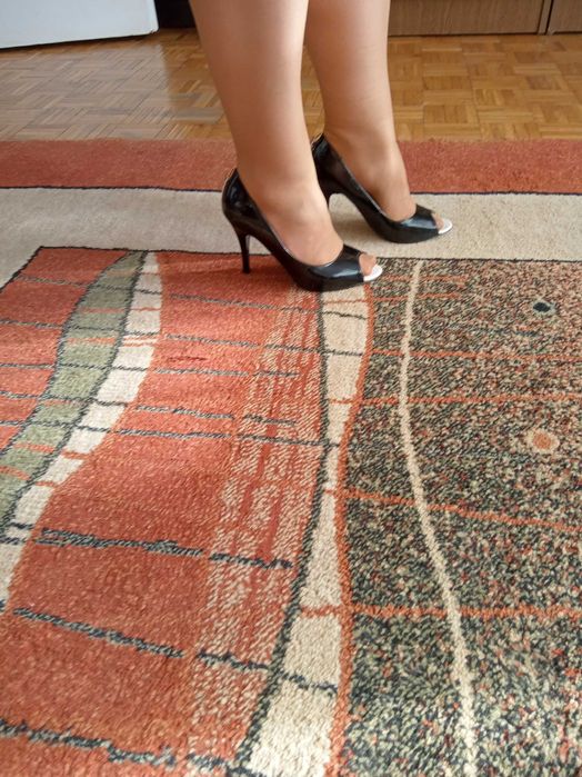 czarno białe szpilki , rozm 36