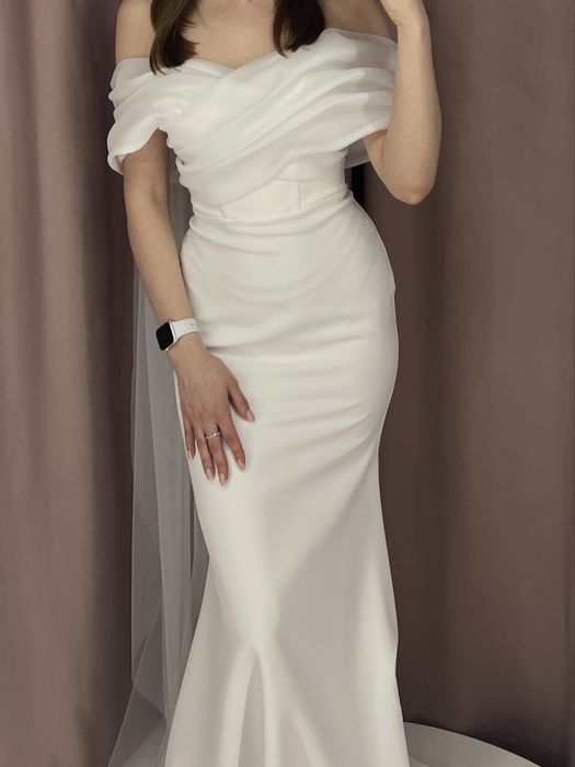 Молочна весільна сукня, розмір S