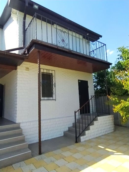 Продам загородный дом, евроремонт , 10 км от Харькова