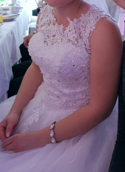 Piękna suknia ślubna princesa Swarovski