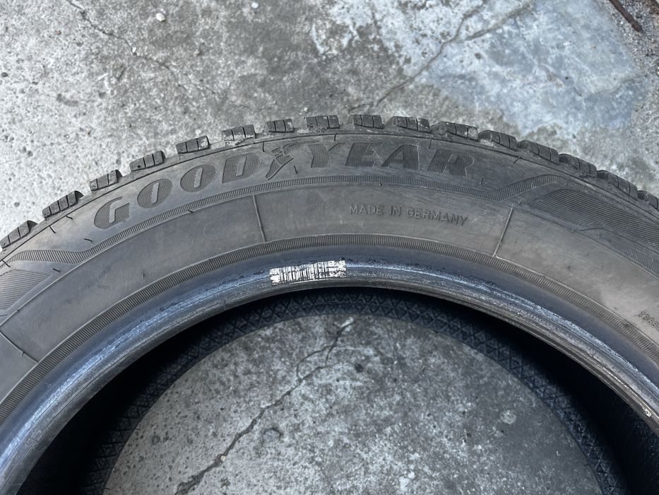 Продам зимові гарні шини GoodYear 205/55 R16