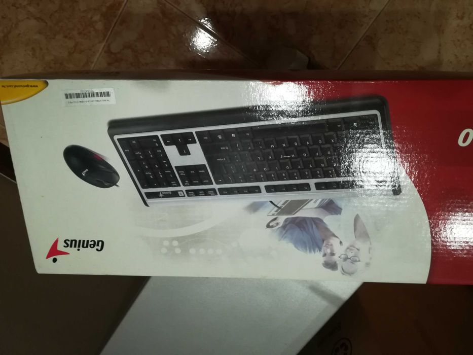 Computador completo de secretária