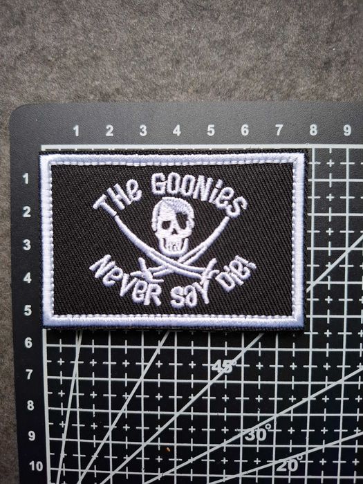 Naszywka The Goonies Never Say Die na rzep – patch retro film 80s