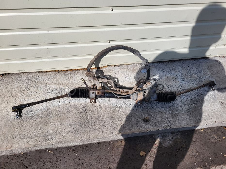 Продам по запчастям мазда 323