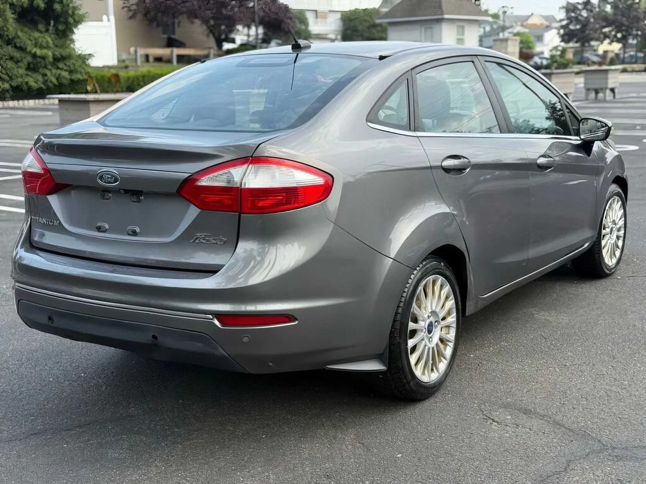 Ford Fiesta Titanium      2014