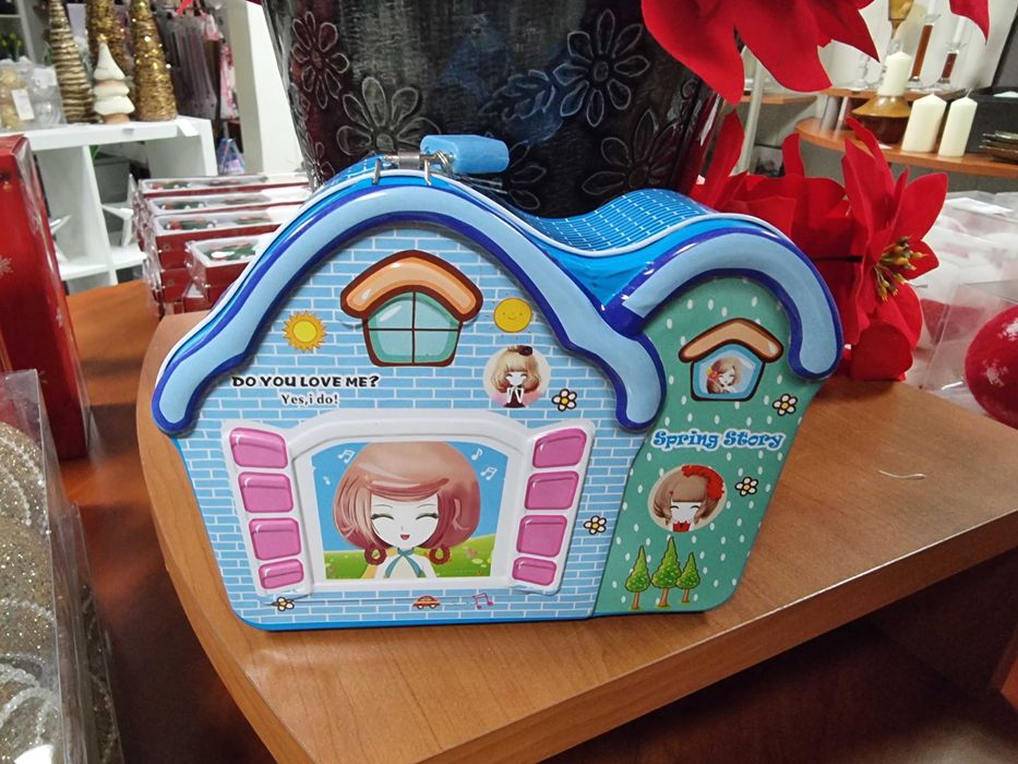 skarbonka metalowa domek niebieski skarbonki metalowe puszki kłódkę