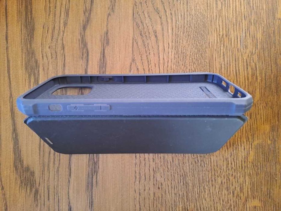 Etui Dux Ducis Iphone 12. Stan bardzo dobry, używane sporadyczne.