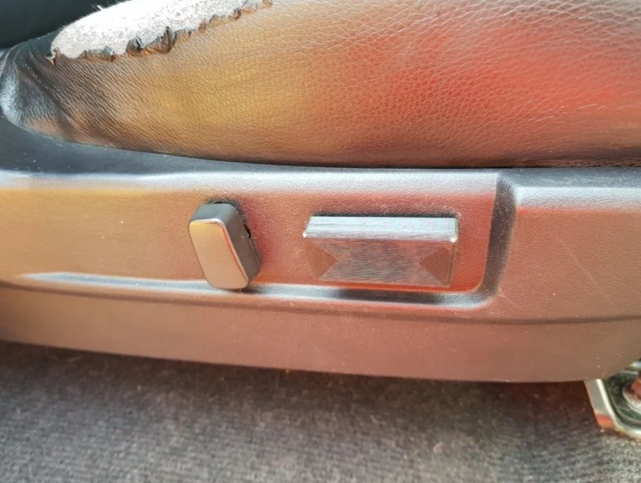 Ручка сидения Mitsubishi L200 / Triton / Pajero 75622