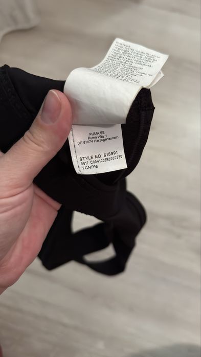 Топ puma чорного кольру виідеальному стані М