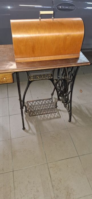 Singer maszyna zabytkowa do szycia.