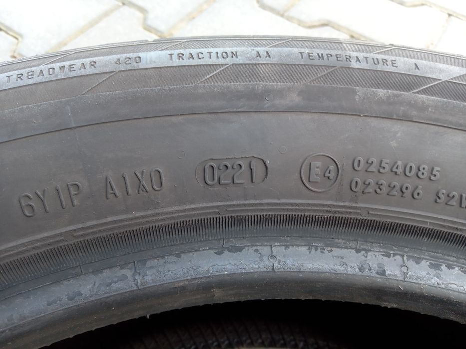 Opony Continental 235/50r18