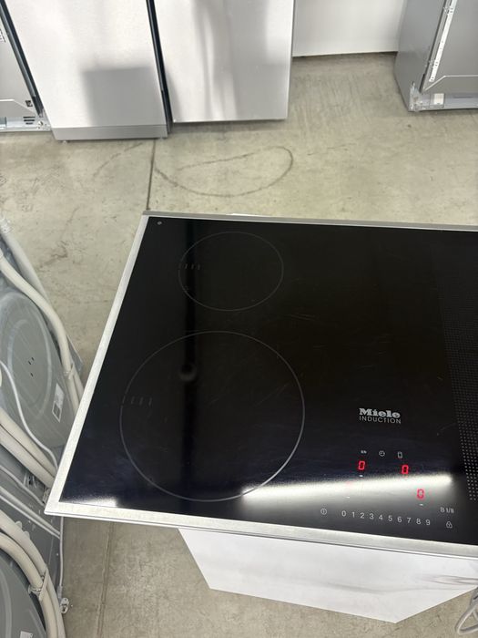 Індукційна варильна поверхня Miele KM 6307 з Німеччини Плита