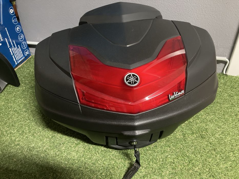 Top case yamaha 50L (2 capacetes)