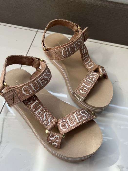 Босоніжки, сандалі Guess 37 розмір